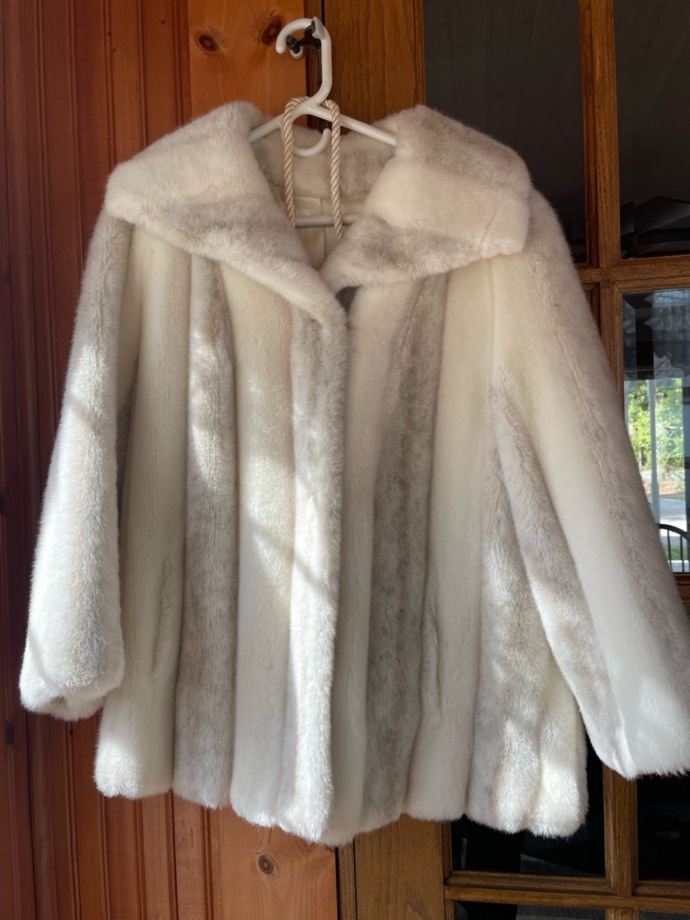 Vintage White Faux Fur Coat - Elegant Women's Jacket